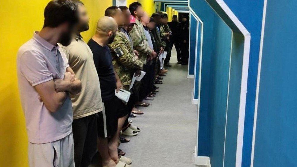 Полицейские обнаружили мигрантов-нарушителей в челябинском хостеле