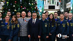 Алексей Текслер наградил отличившихся на службе спасателей