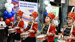 Алексей Текслер наградил отличившихся на службе спасателей