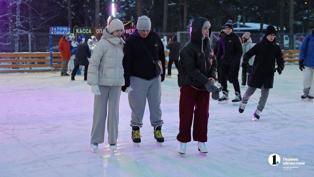 В парке Гагарина в Челябинске открыли главный городской каток