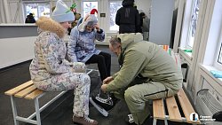 В парке Гагарина в Челябинске открыли главный городской каток