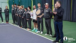 Челябинским теннисистам устроили мастер-класс и новогоднее представление