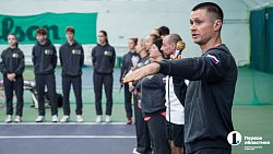 Челябинским теннисистам устроили мастер-класс и новогоднее представление