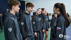 Челябинским теннисистам устроили мастер-класс и новогоднее представление