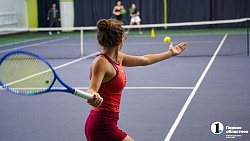 Челябинским теннисистам устроили мастер-класс и новогоднее представление