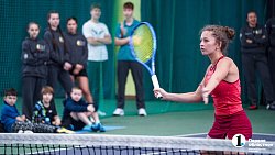 Челябинским теннисистам устроили мастер-класс и новогоднее представление