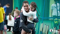 Челябинским теннисистам устроили мастер-класс и новогоднее представление