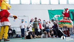 Челябинским теннисистам устроили мастер-класс и новогоднее представление