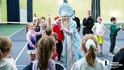 Челябинским теннисистам устроили мастер-класс и новогоднее представление