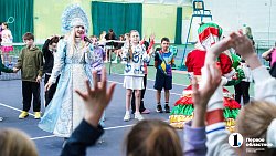 Челябинским теннисистам устроили мастер-класс и новогоднее представление