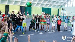 Челябинским теннисистам устроили мастер-класс и новогоднее представление