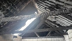 Новогодняя гирлянда спалила два автомобиля в Челябинской области