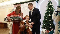 Дети — участники акций из Челябинской области получили подарки от губернатора