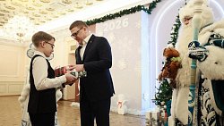 Дети — участники акций из Челябинской области получили подарки от губернатора