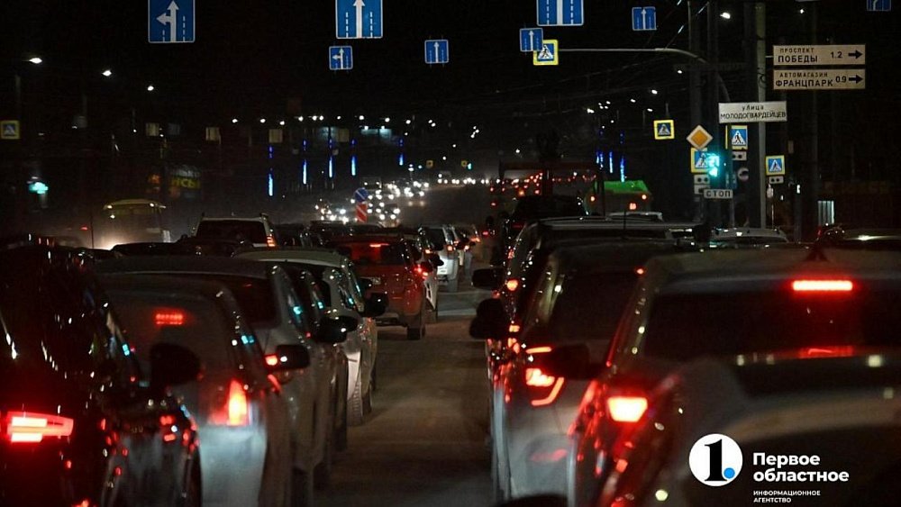 Челябинские автомобилисты готовятся к вечернему часу пик 29 декабря