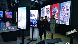 В Челябинске открылась выставка цифрового искусства с котиками и панельками