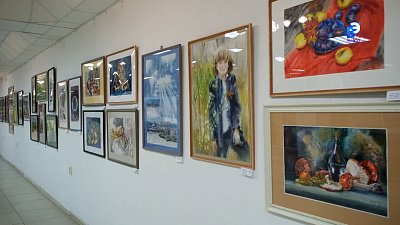 Миасская художница дарит частичку лета в зимнюю пору