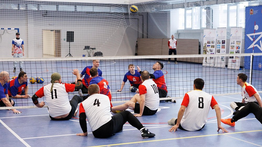 В Челябинске впервые провели чемпионат по волейболу сидя