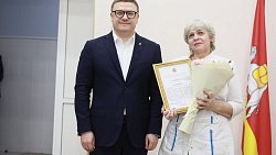 Губернатор Челябинской области навестил бойцов в окружном военном госпитале