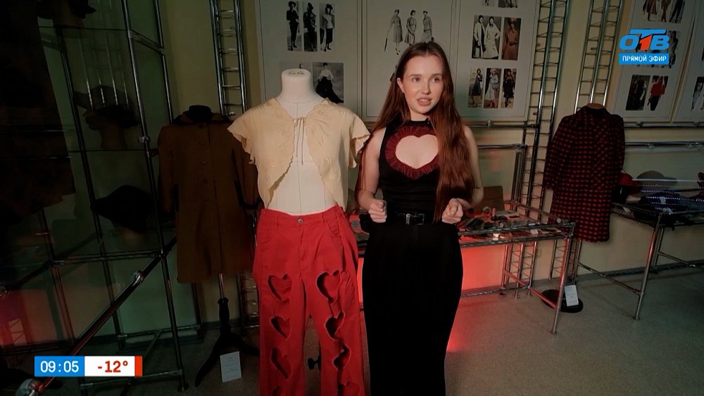 Романтичное декольте в рубрике «От сабо до жабо»