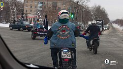 Праздник городу и предложение под елкой: челябинские байкеры провели акцию «Мотодед Мороз»