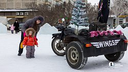 Праздник городу и предложение под елкой: челябинские байкеры провели акцию «Мотодед Мороз»
