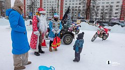 Праздник городу и предложение под елкой: челябинские байкеры провели акцию «Мотодед Мороз»