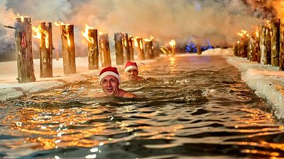 Под Миассом прошел единственный в мире ночной заплыв «моржей»