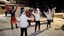 Под Миассом прошел единственный в мире ночной заплыв «моржей»