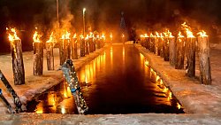 Под Миассом прошел единственный в мире ночной заплыв «моржей»