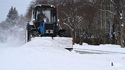 На дорогах Челябинской области 2 января после снегопада работают 190 единиц техники