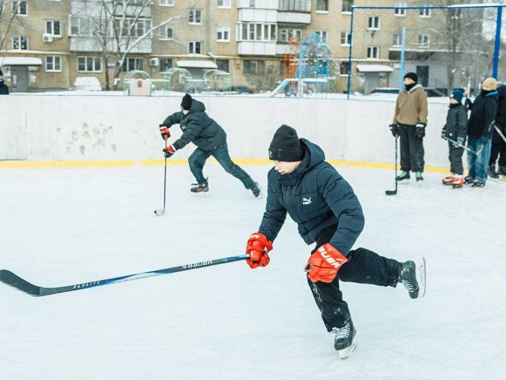 В Коркино запустили новую площадку и возродили дворовой хоккей