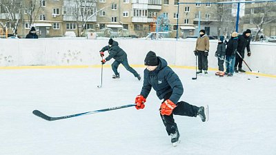 В Коркино запустили новую площадку и возродили дворовой хоккей