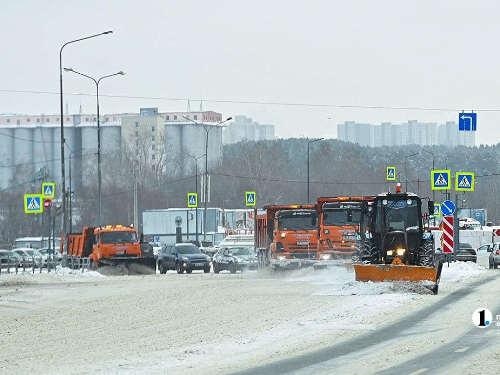 Перед Рождеством улицы Челябинска очищают более 340 машин
