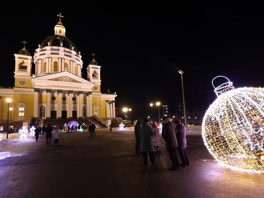 Автобусы в Челябинске будут работать до часа ночи в Рождество