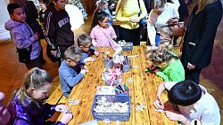 Рождественские елки губернатора посетят 13 тысяч юных южноуральцев