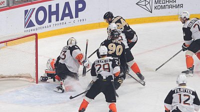 Хоккейный клуб «Трактор» выиграл у «Амура» и приблизился к группе лидеров «Востока»