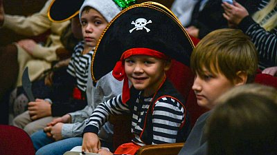 Губернаторские елки прошли для детей в Южноуральске и Кыштыме