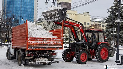 В Челябинске за сутки вывозят на полигон около 15 тысяч кубометров снега