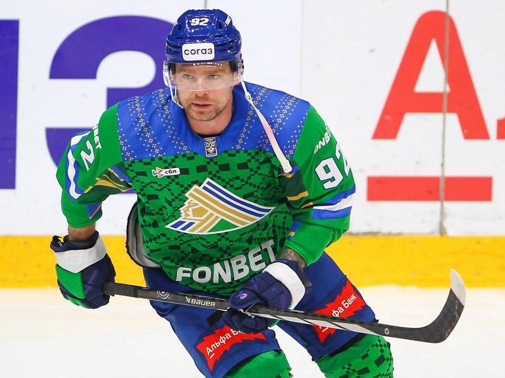 Хоккеист Евгений Кузнецов забил первый гол за «Салават Юлаев» в КХЛ (видео)