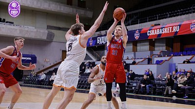 Баскетбольный клуб «ЧБК» проиграл в Москве, но остался лидером Суперлиги