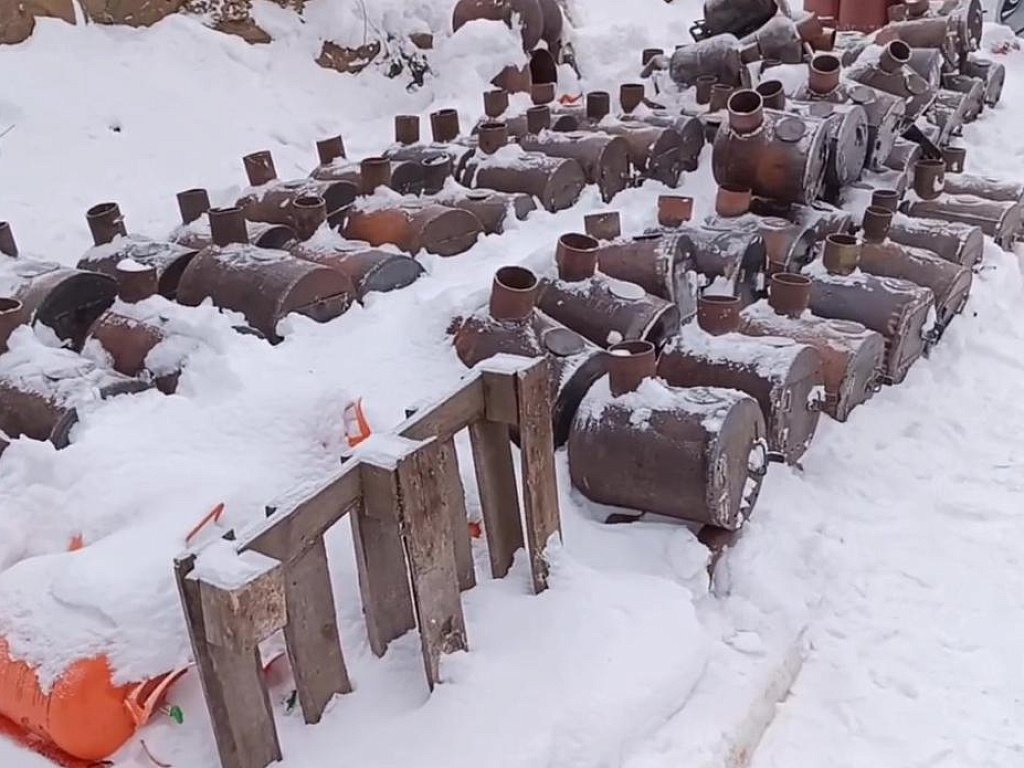 В Кыштыме студенты изготовили 13 печек-буржуек для бойцов СВО