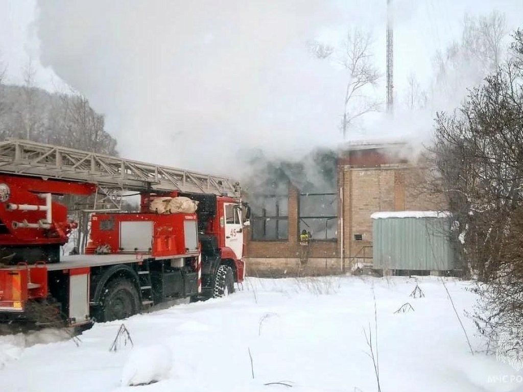 Из горящей психиатрической больницы в Златоусте эвакуировали 132 человека