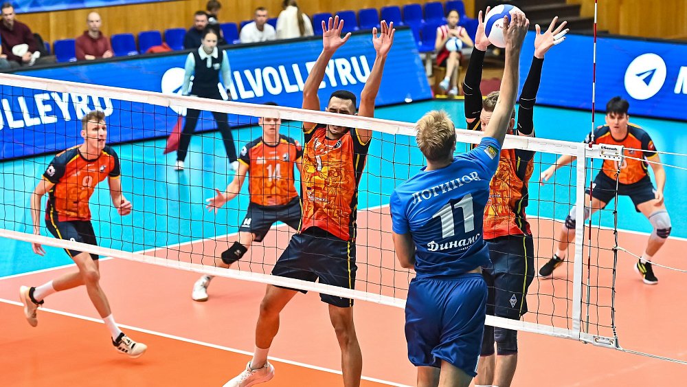 Волейбольные клубы Челябинской области поменялись местами в Высшей лиге