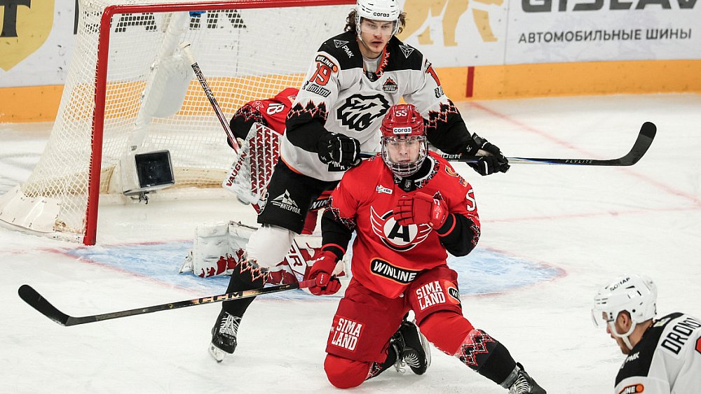Хоккейный клуб «Трактор» проиграл Уральское дерби «Автомобилисту» в КХЛ