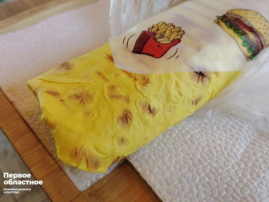 Жители Челябинска на месячную зарплату могут купить 252 шаурмы