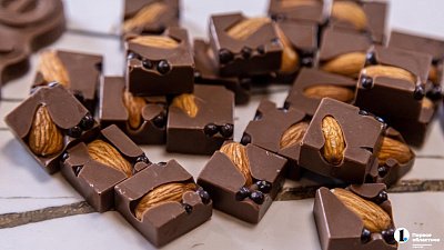 В Челябинске мужчина украл в магазине 80 плиток шоколада