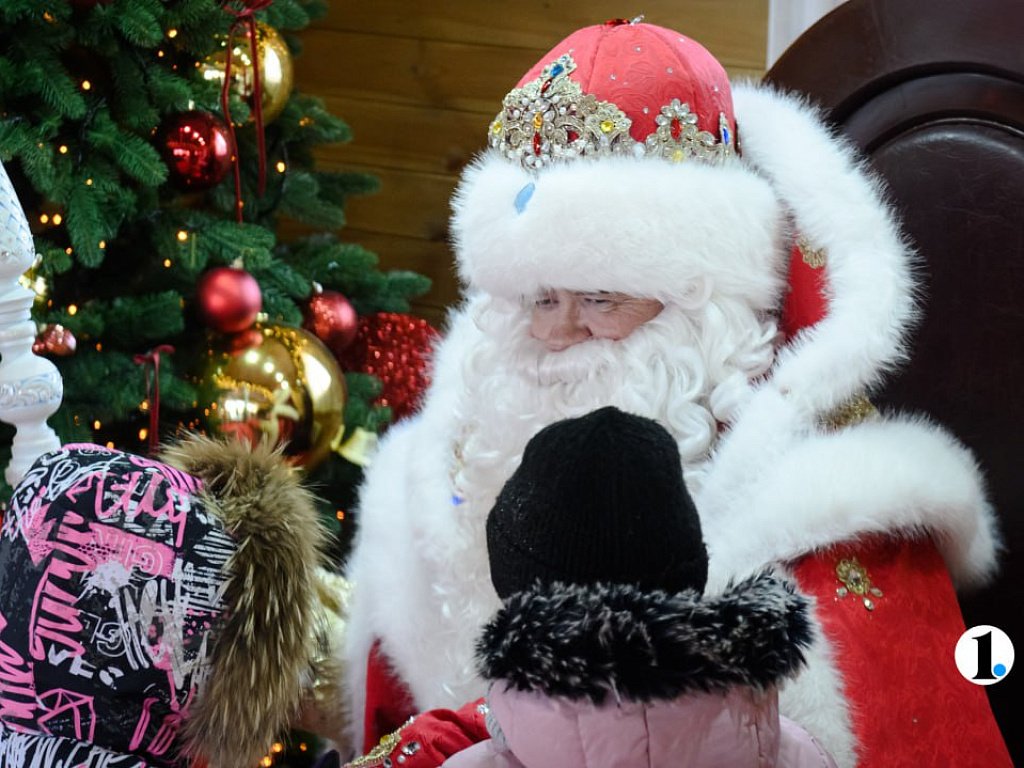 Дед Мороз встречает гостей в Челябинске последние выходные