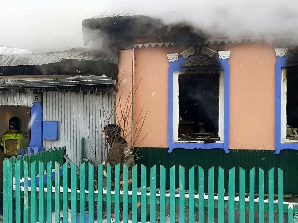 На пожаре в Каслинском округе спасли 80-летнюю пенсионерку