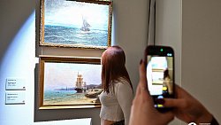 От метеорита до портрета императрицы: где челябинцы чаще делают селфи в музее